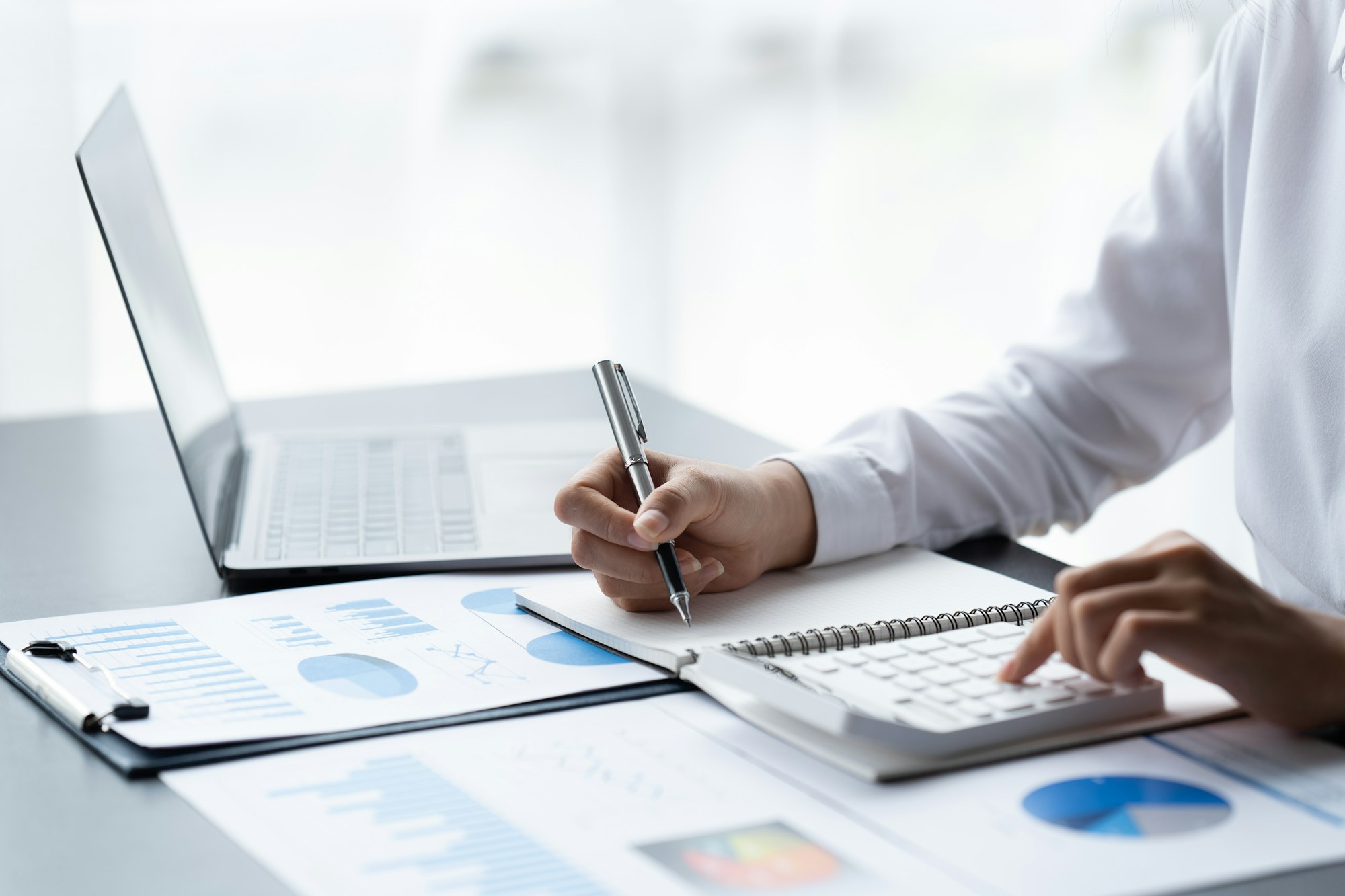 Leveraging AI for Optimising Cloud Costs: Strategies, Examples, and Implementation Guide